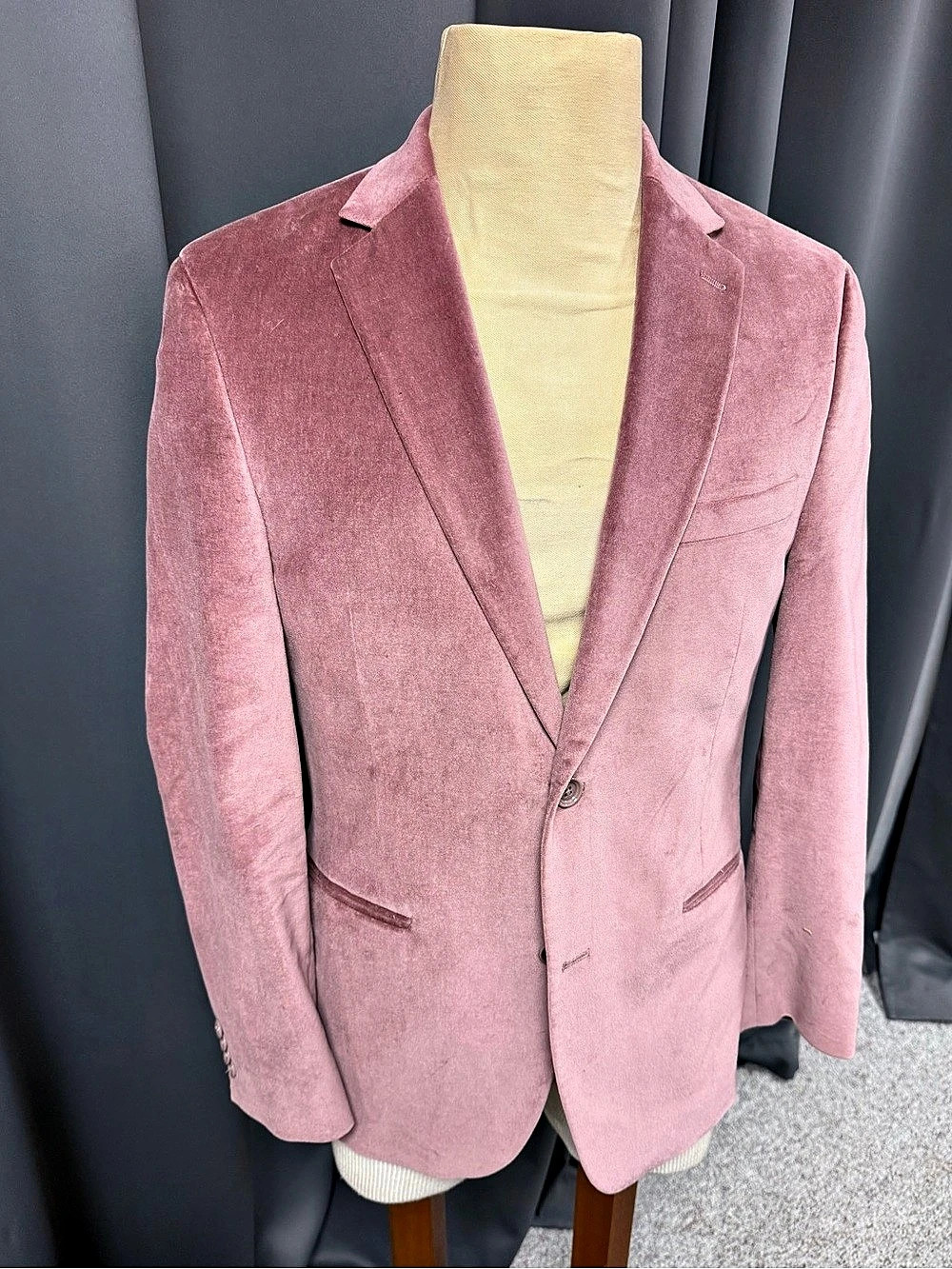 Alfani Men's Slim-Fit Velvet Sport Coat in Pink